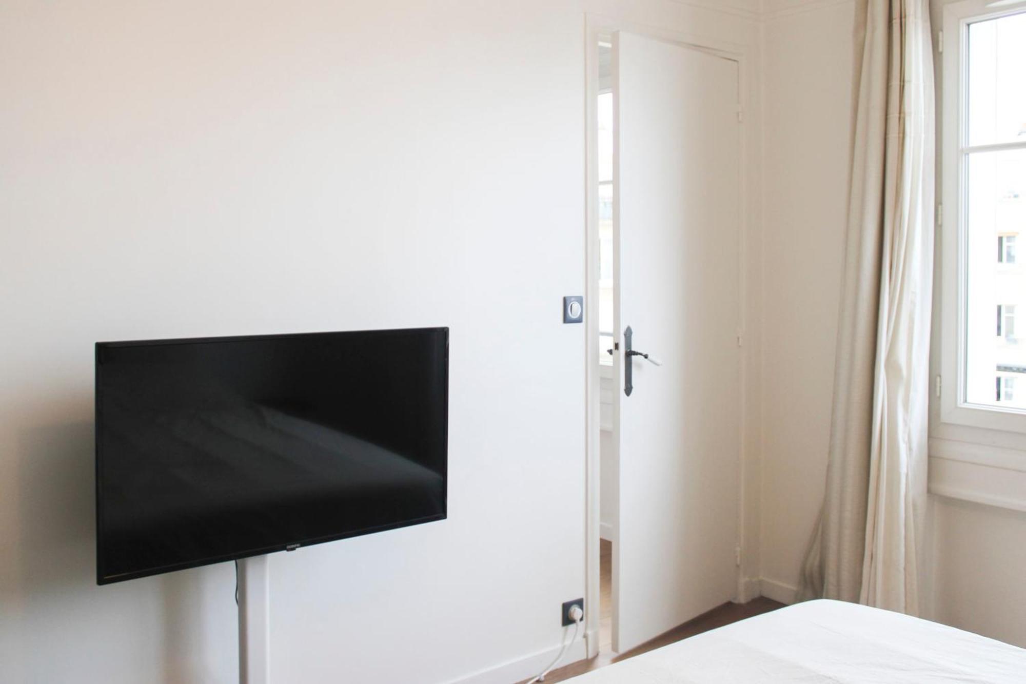 Flat With Breathtaking Views - Close Stadiums Appartement Parijs